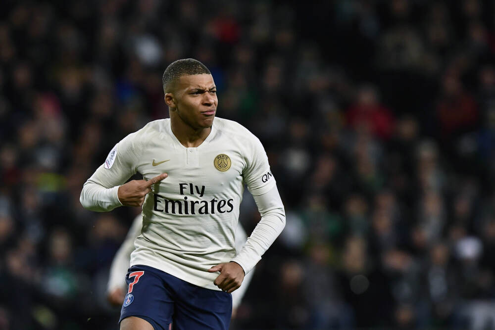 买个壳要8000块! 3D打印苹果配件好看但很贵